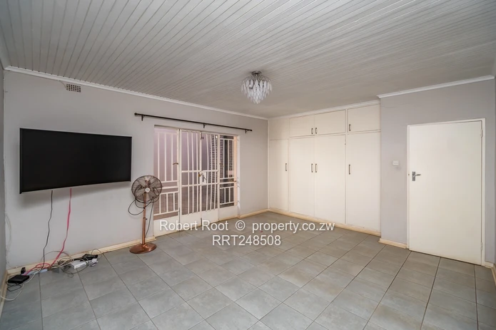 Potential Commercial Property in Great Location