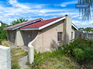 8 Bedroom House