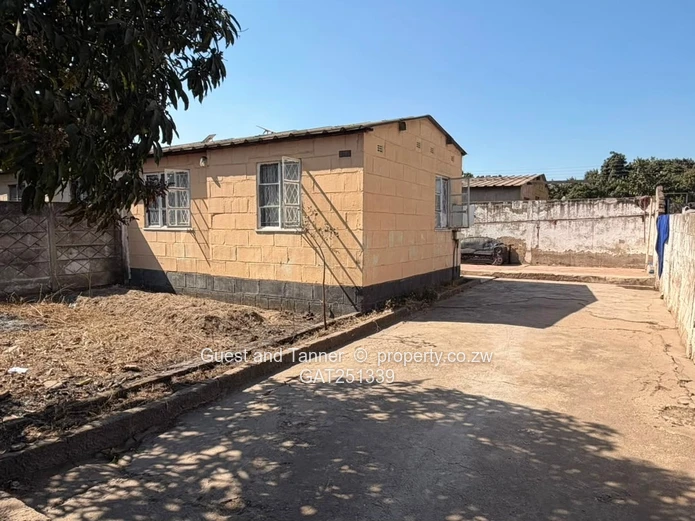 Core House For In Glen Norah 