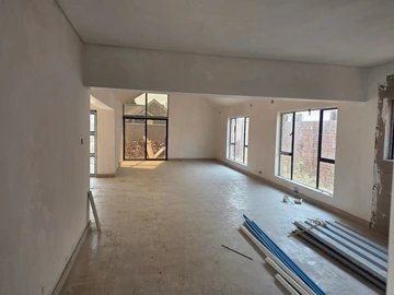 4 Bedroom Flat & Apartment