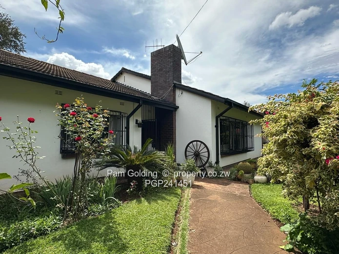 Fabulous Family Home In Famona