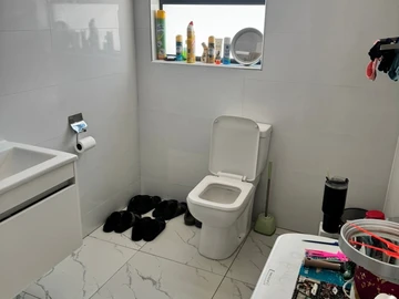 3 Bedroom Flat & Apartment