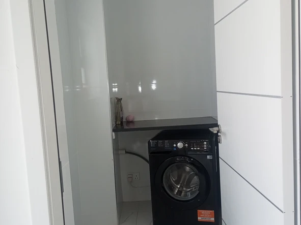 3 Bedroom Flat & Apartment