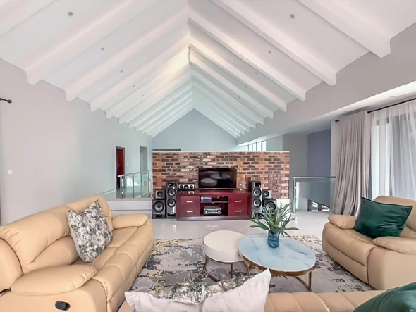 6 Bedroom House
