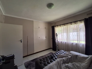 3 Bedroom Flat & Apartment