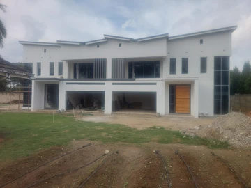 4 Bedroom Garden Flat