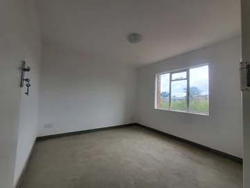 2 Bedroom Flat & Apartment