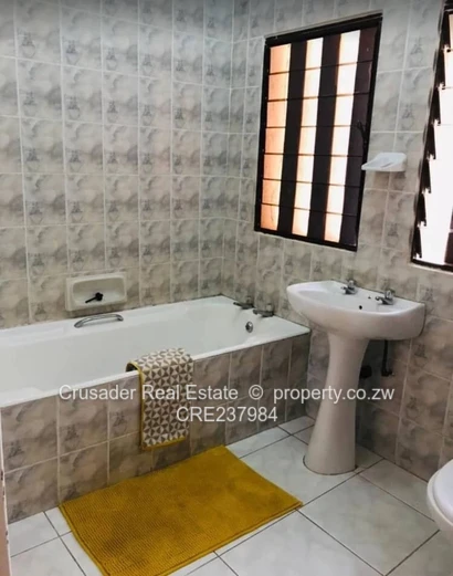 A  4 bedroomed house to rent in Mandara (Sole Mandate)