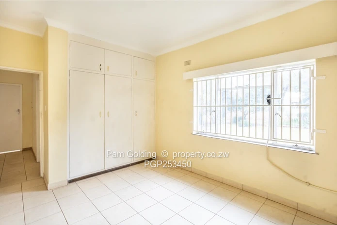 Prime road frontage mixed use property (Sole Mandate)