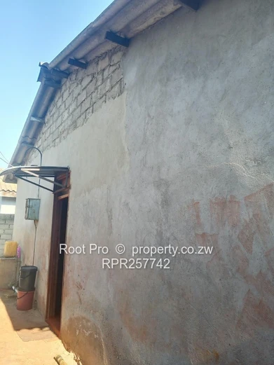 Chitungwiza Unit L house for sale 