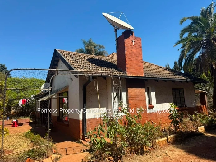 HILLSIDE | Family Home with Cottage — Your Next Investment in Harare! ????
