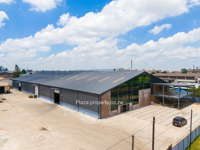 Secure Willowvale Warehouse: 3,000m² on 5,000m², CCTV