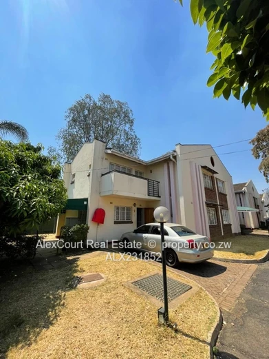 Well-Kept Townhouse Flat in Mt Pleasant