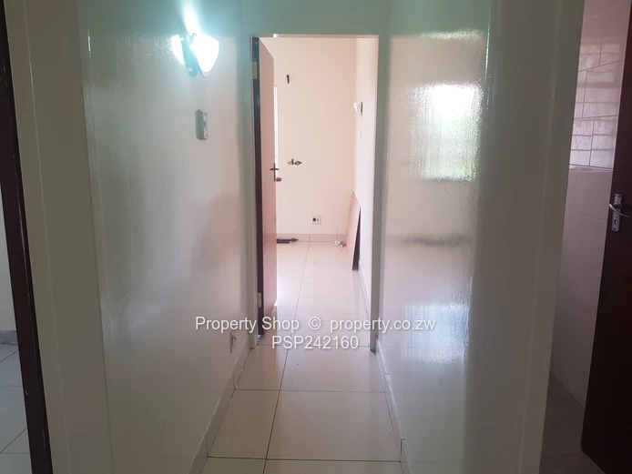 Family Home with a Cottage!