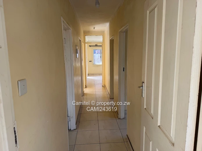 4-Bed Aspindale Park Home — Fitted Kitchen & Gated Yard