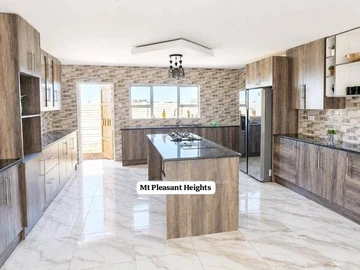 5 Bedroom House