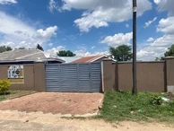 A beautiful massive property with 3 houses under 1 title deed.
