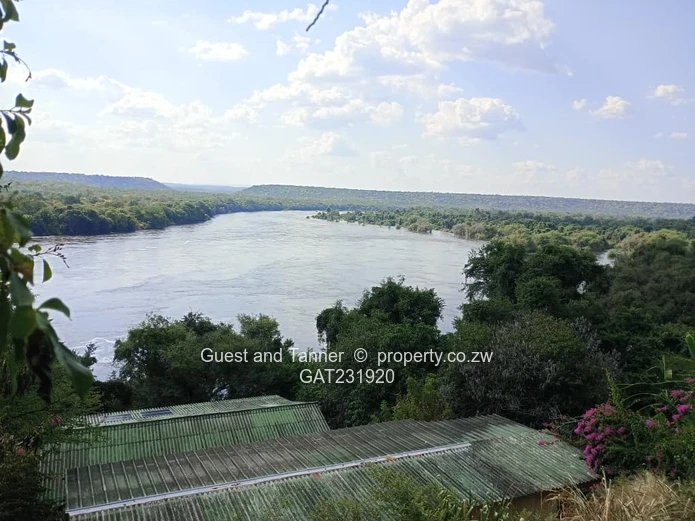 Prime Zambezi Riverfront Property – Near Victoria Falls & Hwange National Park