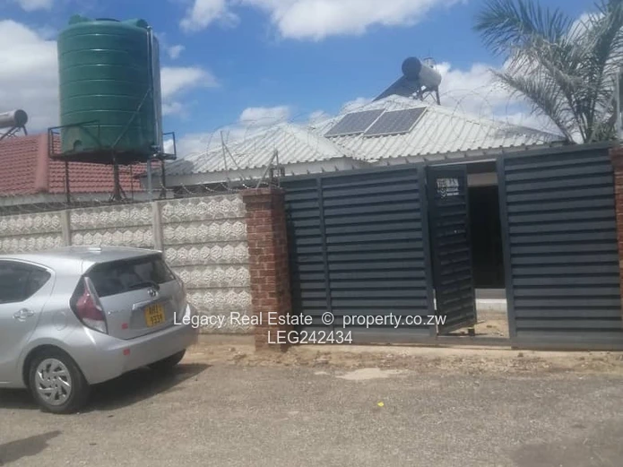 Glaudina House to Let – Solar, Borehole & Water Tank