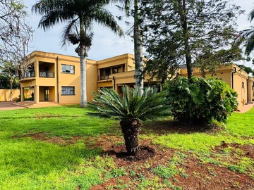 Elegant & Spacious: Dream Home for Sale in Borrowdale