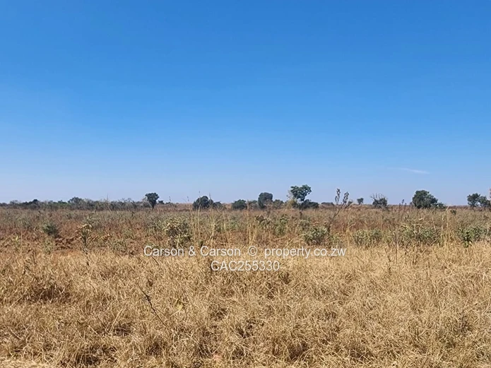 20ha Karoi Grazing Farm — Arable Soil & Gravel Access
