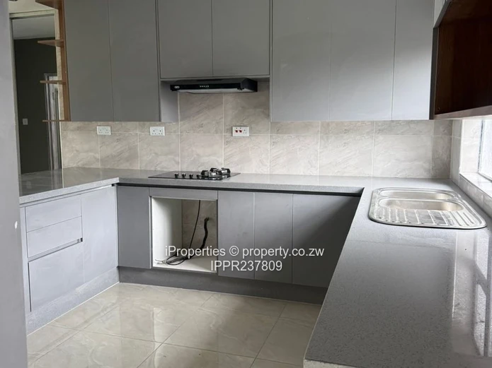 Modern 3-Bed, 2-Bath Cottage in Arlington, Harare South