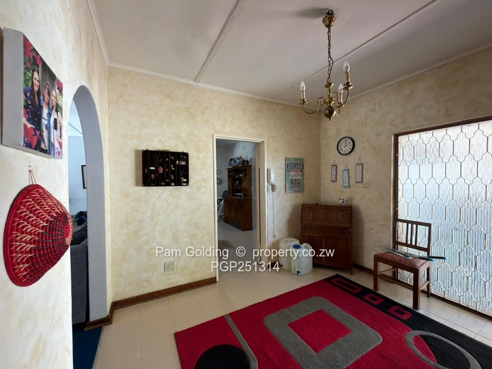 Spacious 4-Bed Hillcrest Home on 3,946 m² — Pool & Borehole
