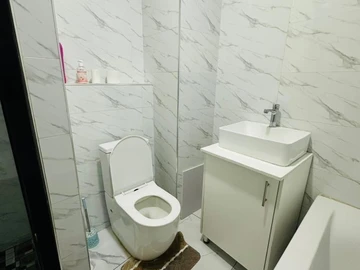 2 Bedroom Flat & Apartment