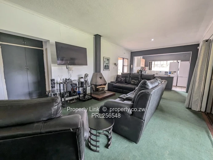 Conveniently Located Avondale Cluster Home
