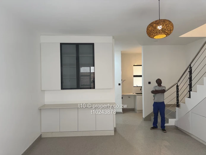 Townhouse to rent in Avondale 