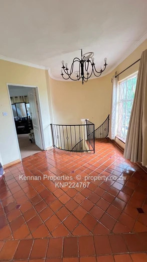 Family home close to Chisipite school 