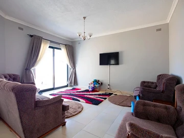 3 Bedroom Flat & Apartment