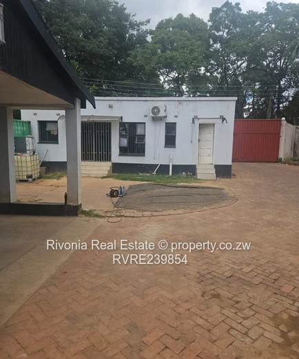 Newlands 4Beds On 8000Sqm Potential For Development 