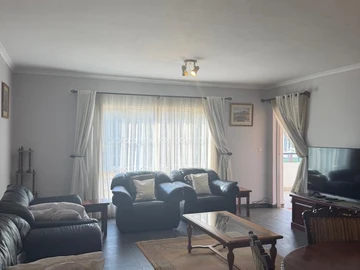 3 Bedroom Flat & Apartment