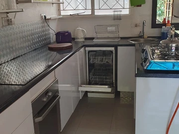 2 Bedroom Flat & Apartment