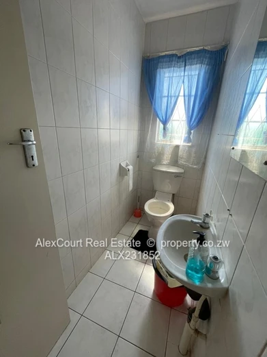 Well-Kept Townhouse Flat in Mt Pleasant