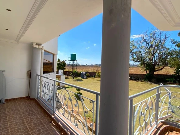 9 Bedroom House