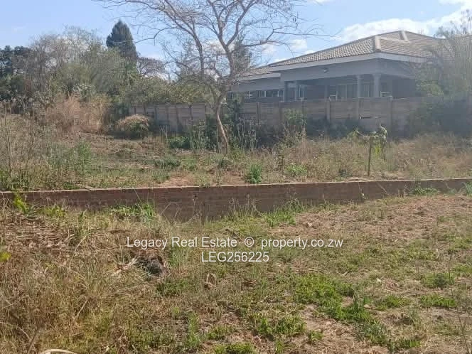 1900m² Walled Residential Stand in Chinhoyi