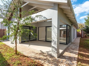 4 Bedroom Garden Flat