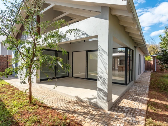 4 Bedroom Garden Flat
