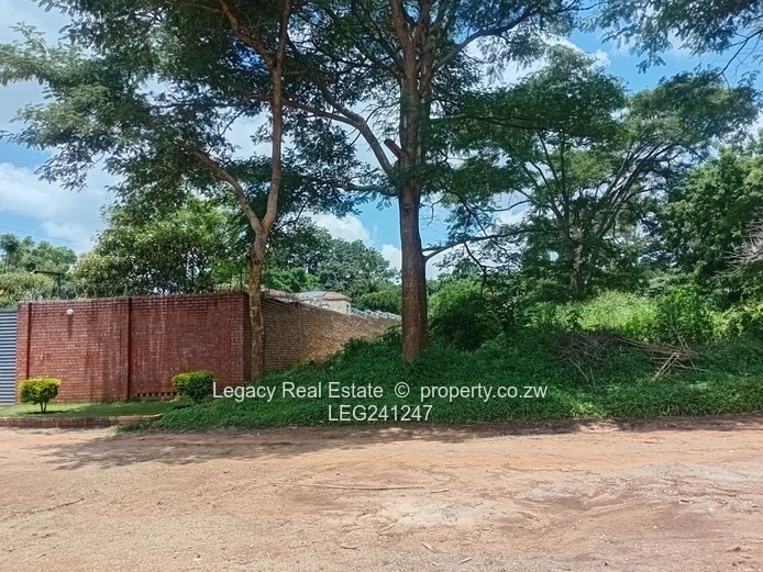 Exclusive  Property with Title Deeds,Spacious Residential Stand in Sought-After Glen Lorne
