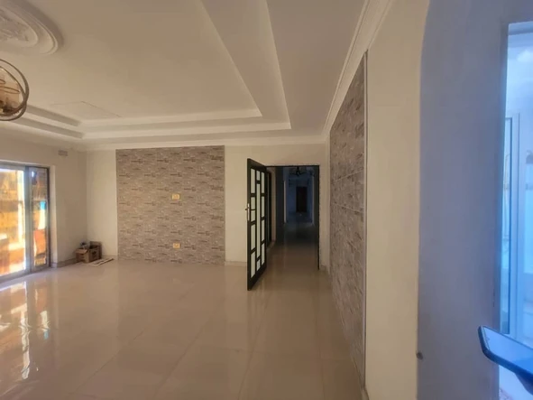 6 Bedroom House