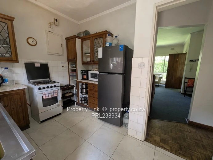 Neat 3 Bed 2 Bath Garden Flat in Avondale (Sole Mandate)