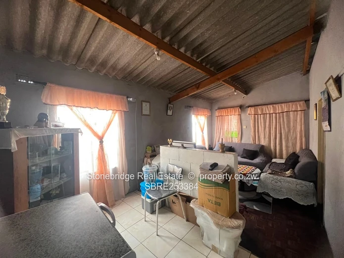 4 Bedroom House in Cowdray Park For Sale