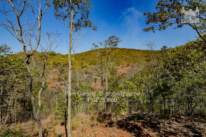 Beautiful Four- Acre Property In Cromlet