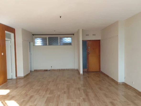 2 Bedroom Flat & Apartment