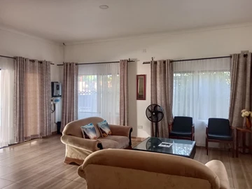 Hotel & Lodge