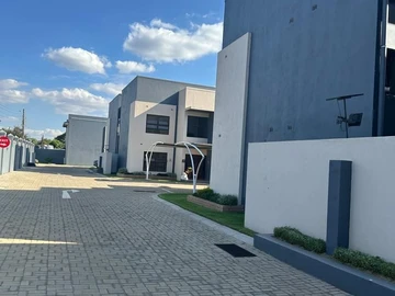 3 Bedroom Flat & Apartment