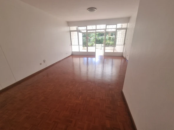 2 Bedroom Flat & Apartment