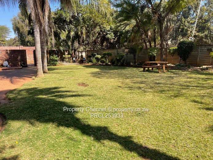 4 bed house with lots of Investments opportunities 